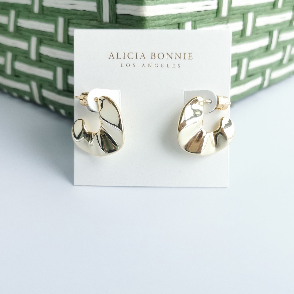❤️Alicia Bonnie Muse Gold Earrings